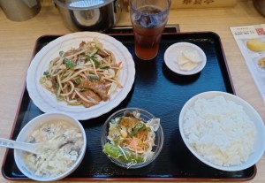 華宴亭レバーモヤシ炒め